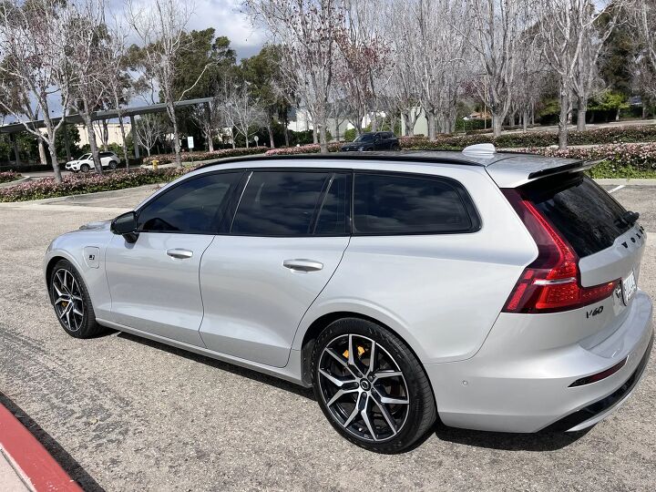 2023 Volvo V60 For Sale | AutoGuide.com