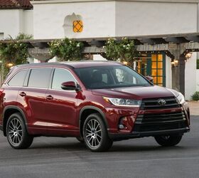 2028 Toyota Highlander SE