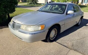 2001 Lincoln Town Car For Sale