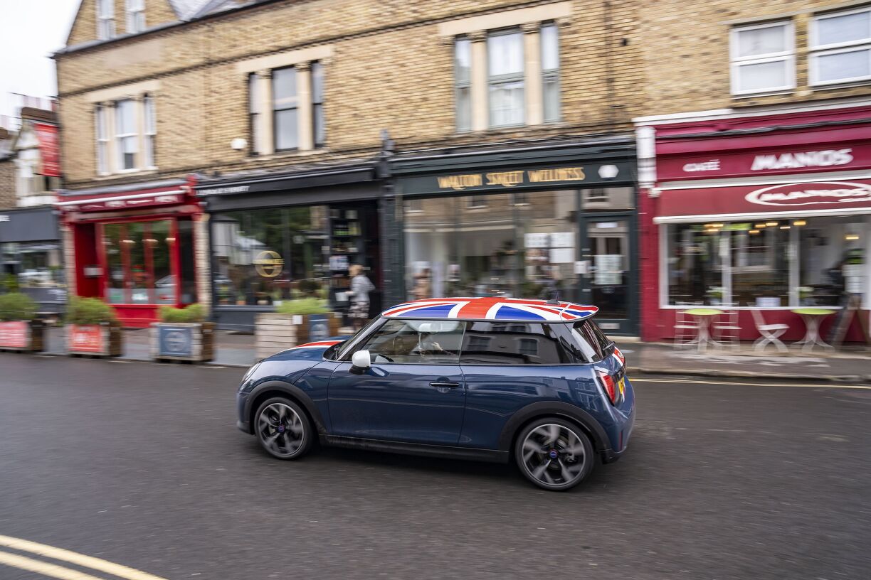 Mini Williams 25 Years in America: MINI Celebrates with Heritage Edition | AutoGuide.com