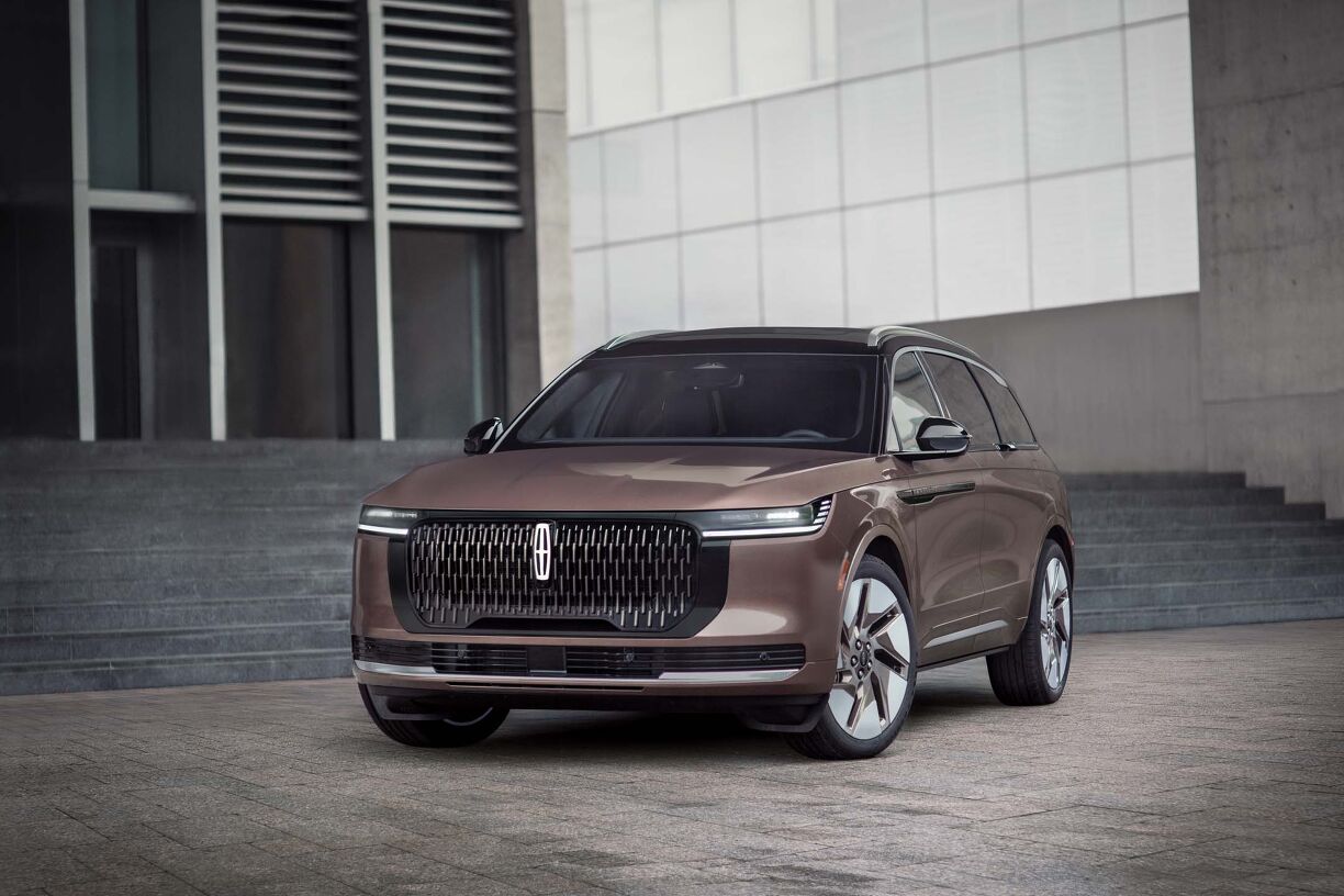 2027 Lincoln Nautilus Refresh Brings Updated Styling | AutoGuide.com