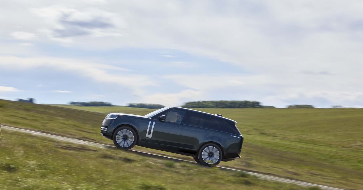 2027 Range Rover Electric Debuts with 542 HP and 333-Mile Range